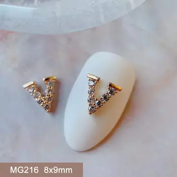 10 adet MG216 Mektup Alfabe V Alaşım Zirkon Kristaller Rhinestones Takı Nail Art Süslemeleri Çivi Aksesuarları Takılar Malzemeleri